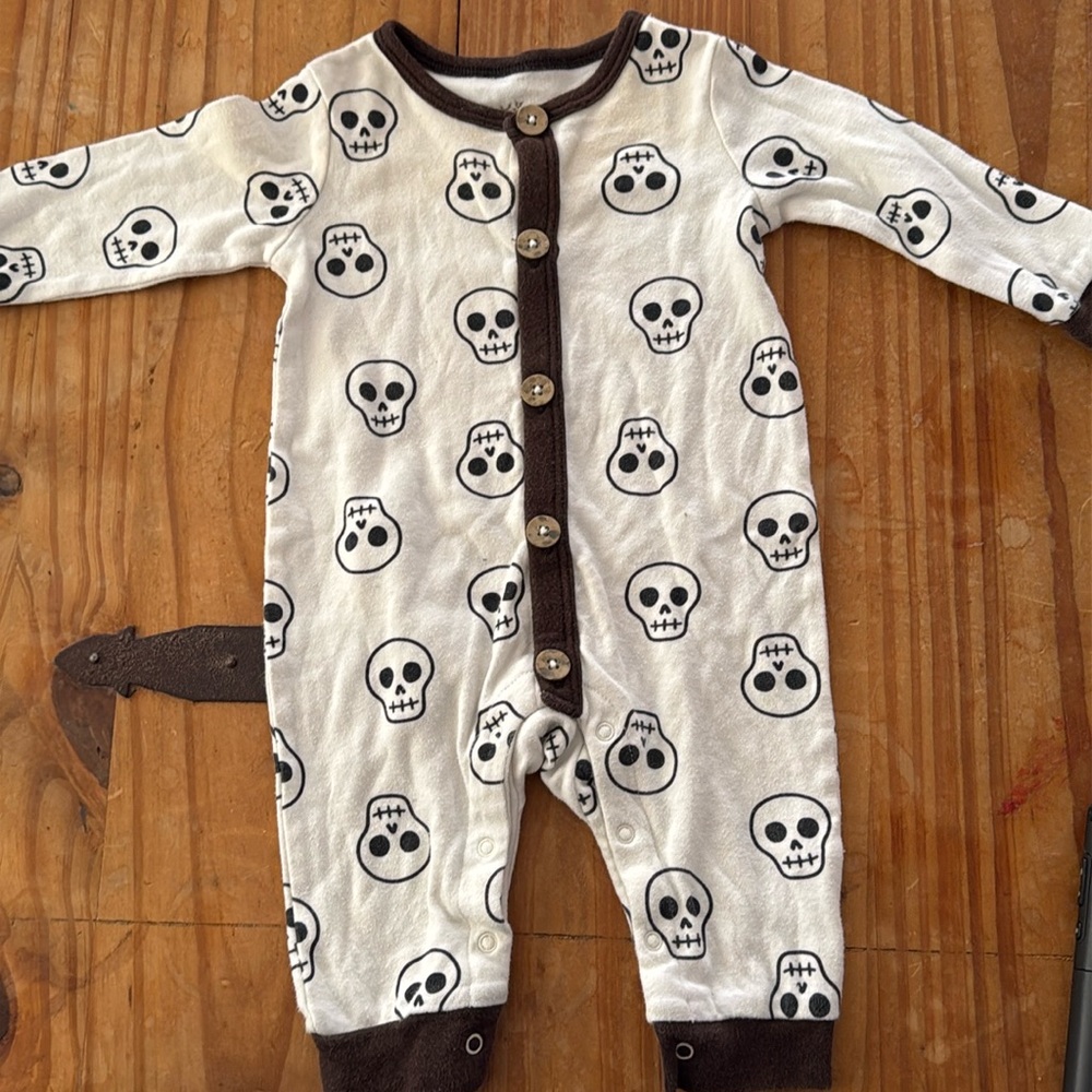 Love sleeve romper,3-6 months